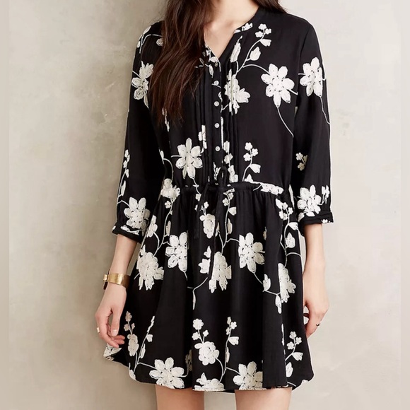 Anthropologie Dresses & Skirts - Anthropologie Isabella Sinclair Floral Dress